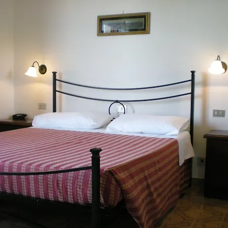 Otel Sangallo - Panoramic Position - Valley And Vineyard View- Family Run 2*