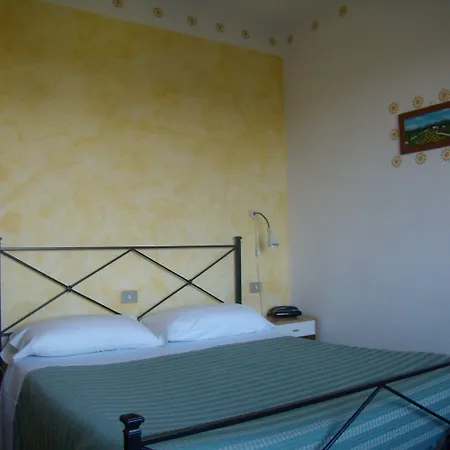 Sangallo - Panoramic Position - Valley And Vineyard View- Family Run Otel Montepulciano Stazione