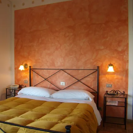 Sangallo - Panoramic Position - Valley And Vineyard View- Family Run Otel 2*