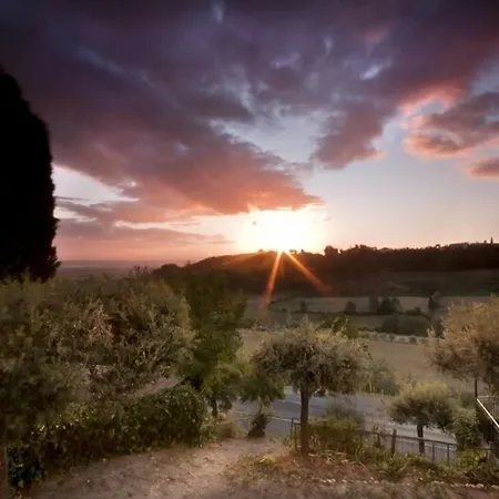 Otel Sangallo - Panoramic Position - Valley And Vineyard View- Family Run